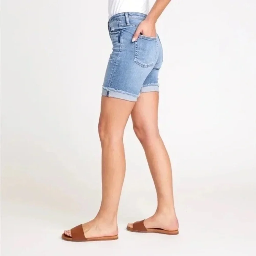 SILVER JEANS CO | Sure Thing Long Shorts Size 27